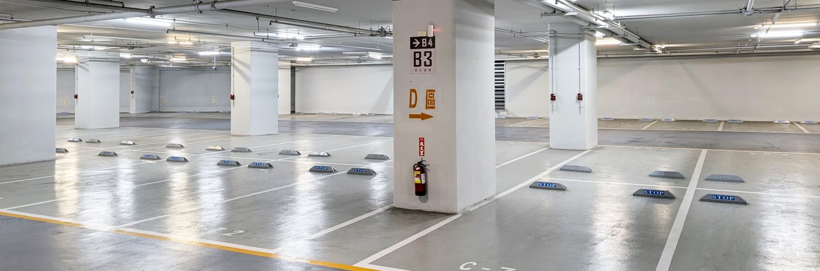 室內停車場